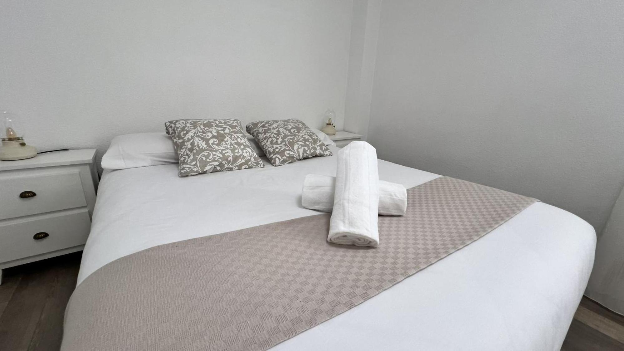 Apartamenticos Plaza Del Pilar III Zaragoza Buitenkant foto